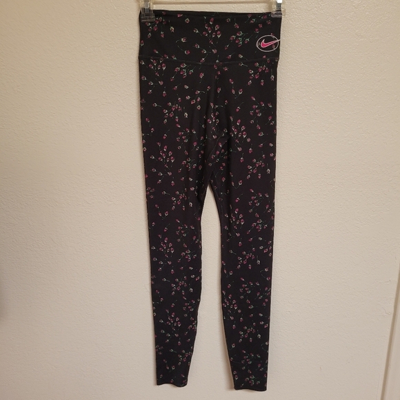 NIKE Women's Dri-FIT One Luxe Black Roses Size XS Full Length Leggings - Picture 6 of 8